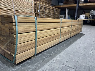 Ca. 88x Guyana Teak Planken Geschaafd, 21x90mm, lengte 215cm